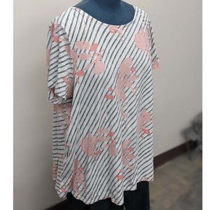 Roamans Swing Ultimate Tee With Keyhole Back Floral Black and White 1X 22/24